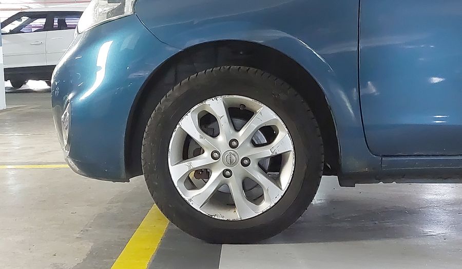Nissan March 1.0 SV Hatchback 2016