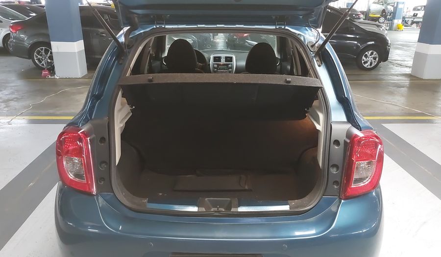 Nissan March 1.0 SV Hatchback 2016