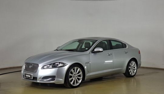 Jaguar • Xf