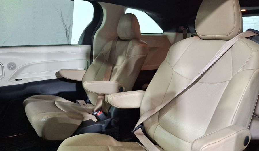 Toyota Sienna 2.5 HEV XLE PIEL AUTO Minivan 2021