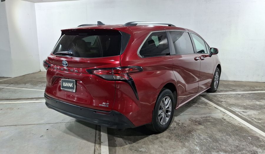 Toyota Sienna 2.5 HEV XLE PIEL AUTO Minivan 2021