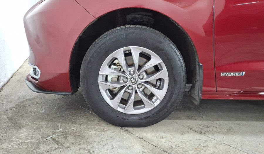 Toyota Sienna 2.5 HEV XLE PIEL AUTO Minivan 2021