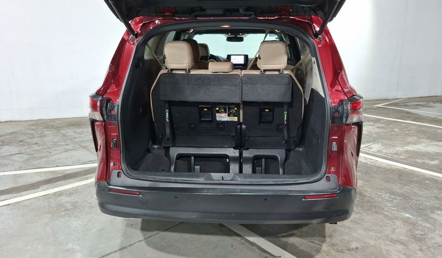 Toyota Sienna 2.5 HEV XLE PIEL AUTO Minivan 2021