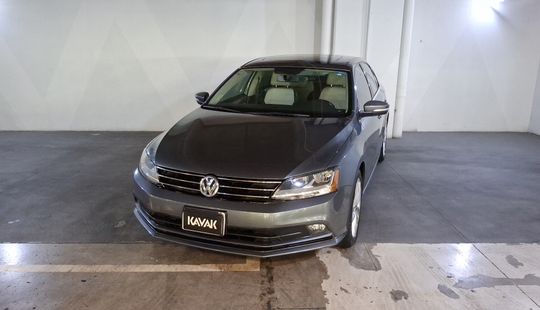 Volkswagen • Jetta