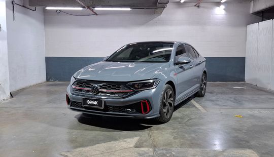 Volkswagen • Vento