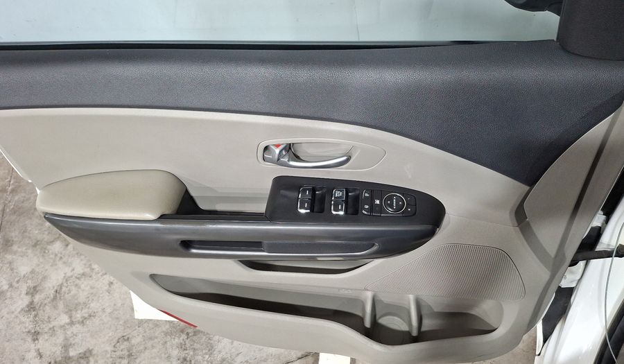Kia Sedona 3.3 LX AUTO Minivan 2019