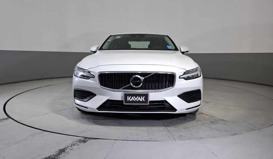 Volvo S60 2.0 T5 MOMENTUM AUTO Sedan 2021