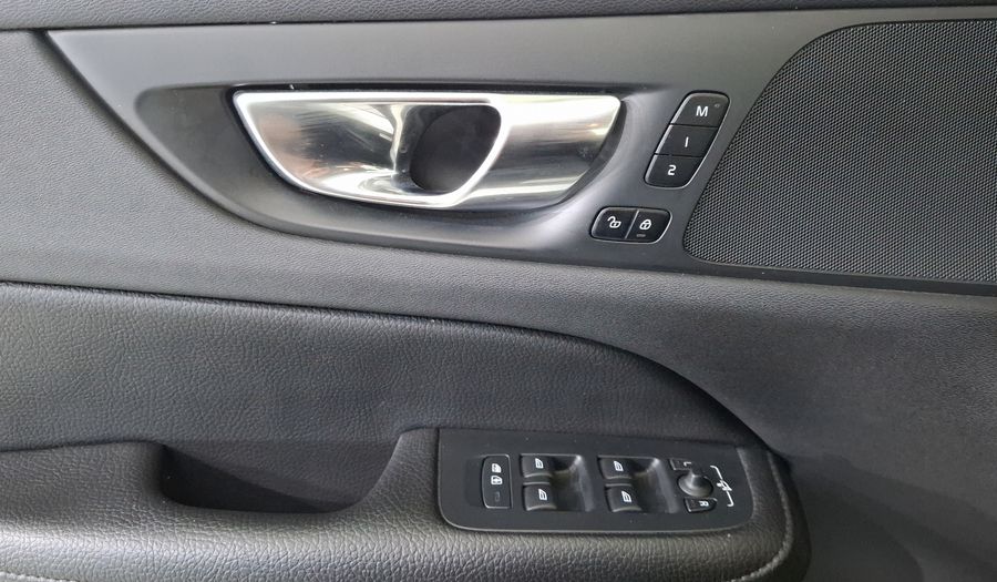 Volvo S60 2.0 T5 MOMENTUM AUTO Sedan 2021