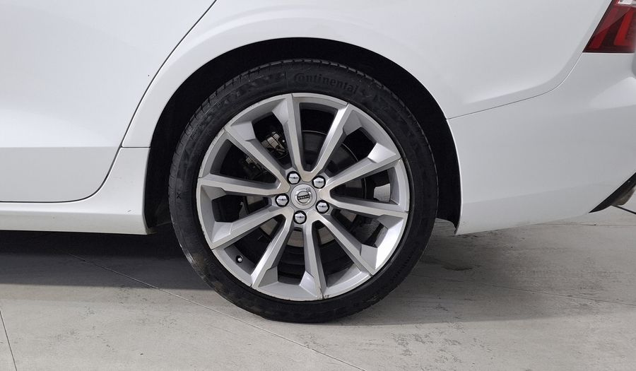 Volvo S60 2.0 T5 MOMENTUM AUTO Sedan 2021
