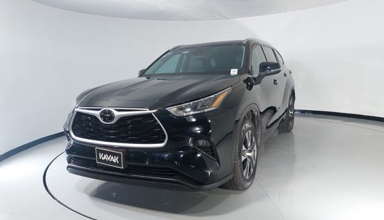 Toyota • Highlander
