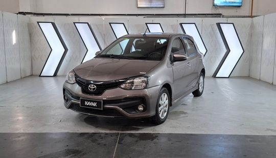 Toyota • Etios