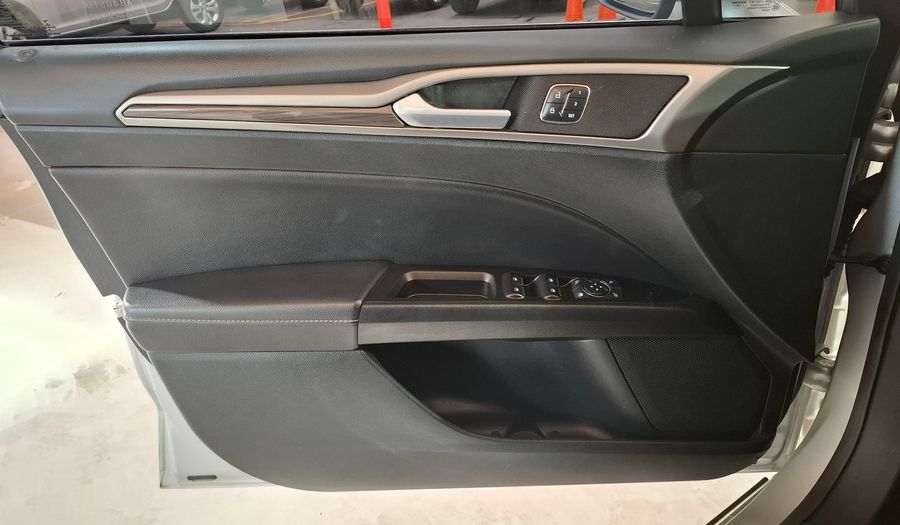 Ford Mondeo 2.0 SEL AUTO Sedan 2017
