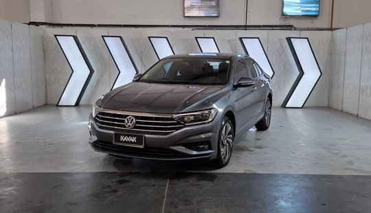 Volkswagen • Vento
