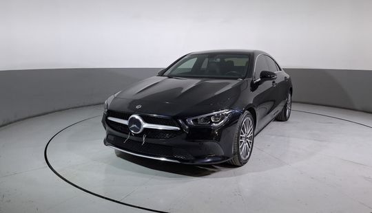 Mercedes Benz • Clase CLA