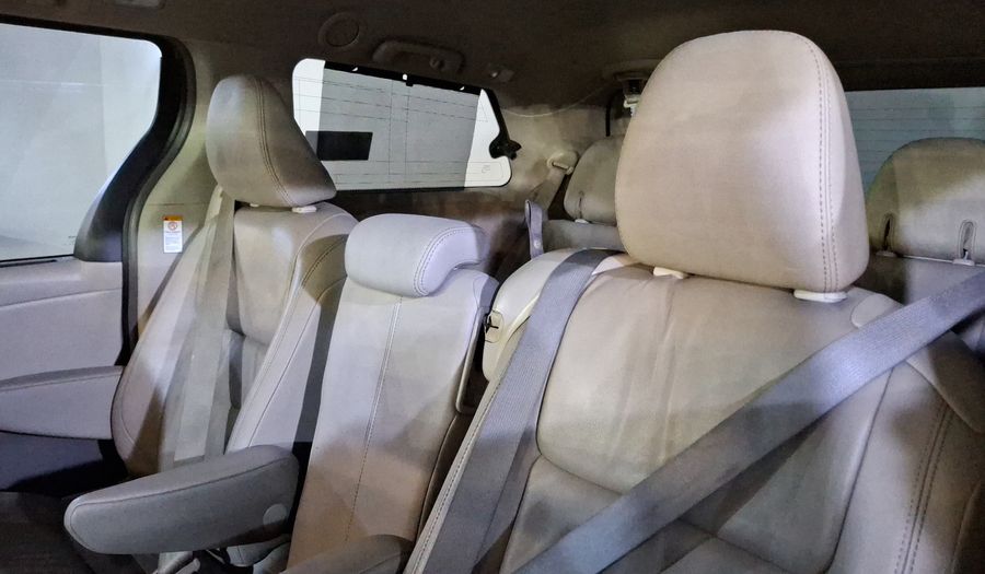 Toyota Sienna 3.5 XLE PIEL AUTO Minivan 2019