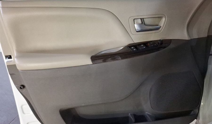 Toyota Sienna 3.5 XLE PIEL AUTO Minivan 2019