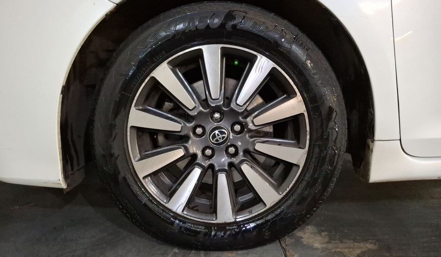 Toyota Sienna 3.5 XLE PIEL AUTO Minivan 2019