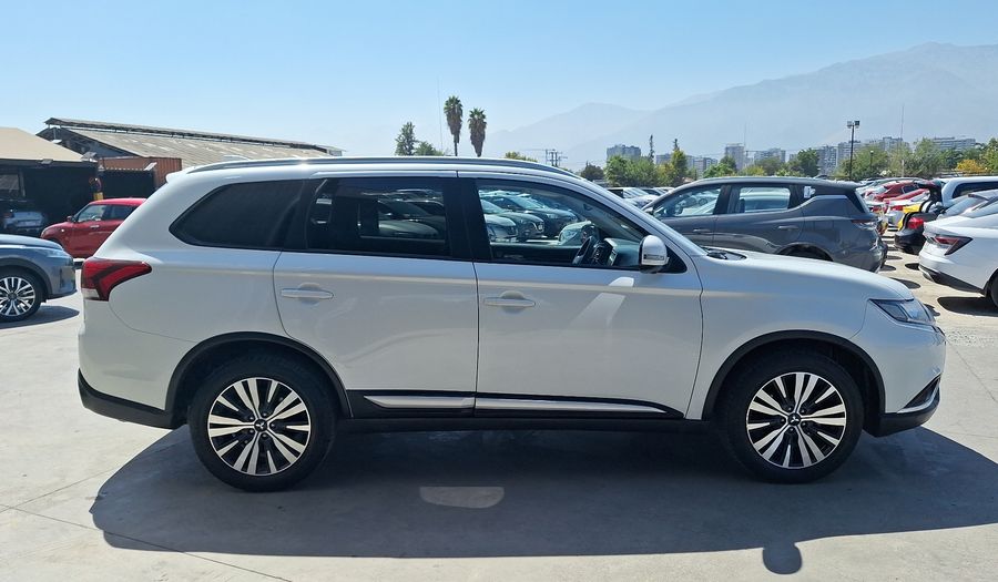 Mitsubishi Outlander 2.5 GLS AUTO 4WD Suv 2022
