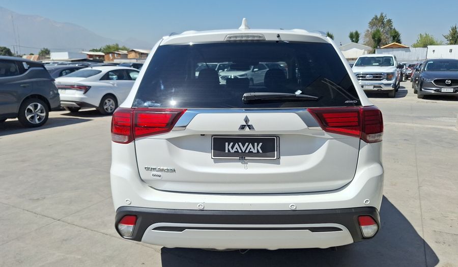 Mitsubishi Outlander 2.5 GLS AUTO 4WD Suv 2022