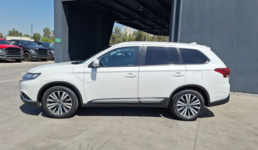 Mitsubishi Outlander 2.5 GLS AUTO 4WD Suv 2022