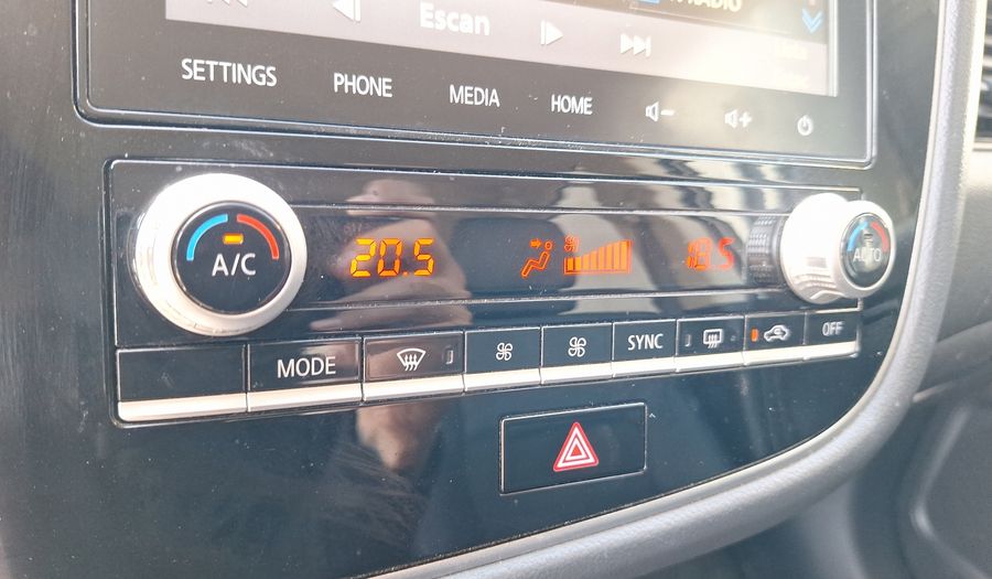 Mitsubishi Outlander 2.5 GLS AUTO 4WD Suv 2022