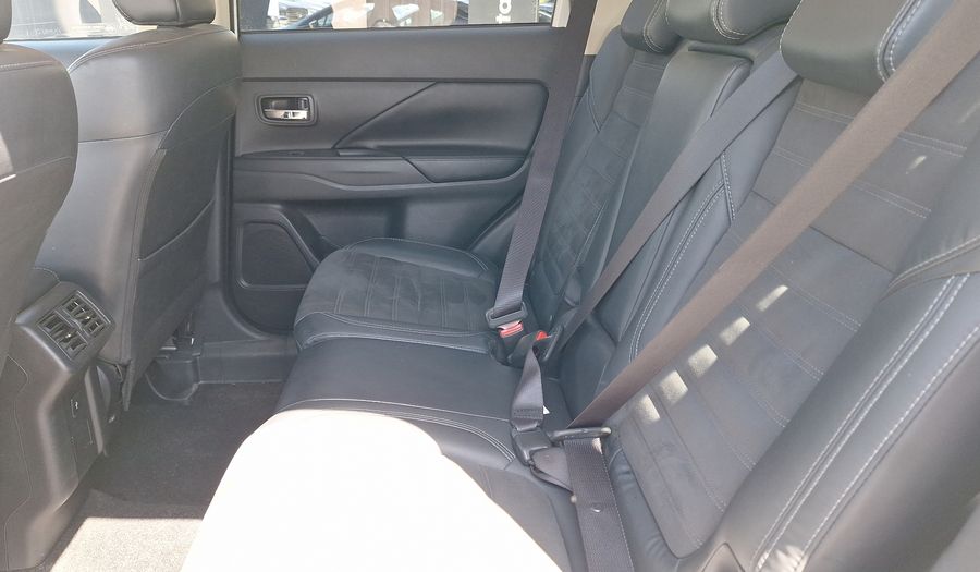 Mitsubishi Outlander 2.5 GLS AUTO 4WD Suv 2022