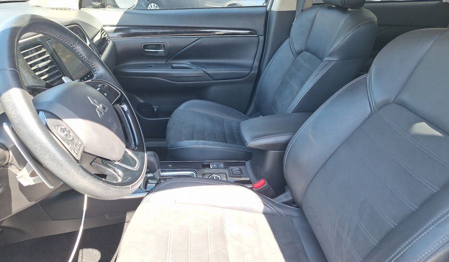 Mitsubishi Outlander 2.5 GLS AUTO 4WD Suv 2022