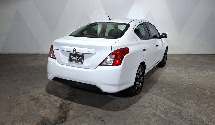 Nissan Versa 1.6 EXCLUSIVE TA AC Sedan 2015