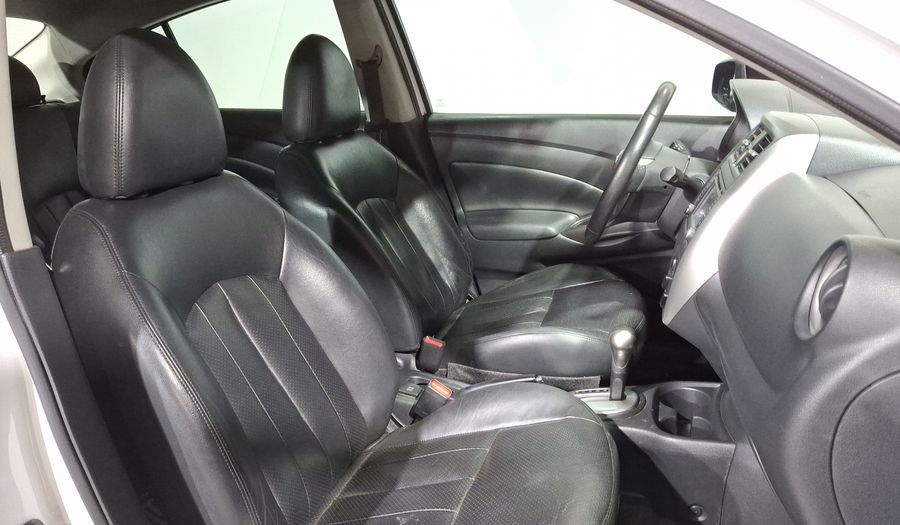 Nissan Versa 1.6 EXCLUSIVE TA AC Sedan 2015