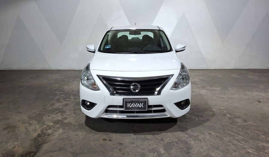 Nissan Versa 1.6 EXCLUSIVE TA AC Sedan 2015