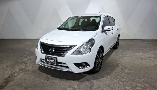 Nissan • Versa