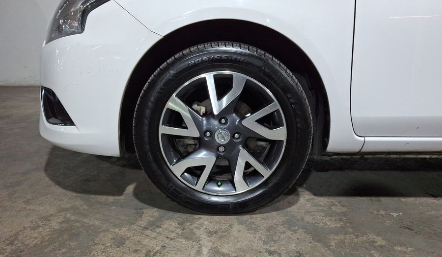 Nissan Versa 1.6 EXCLUSIVE TA AC Sedan 2015
