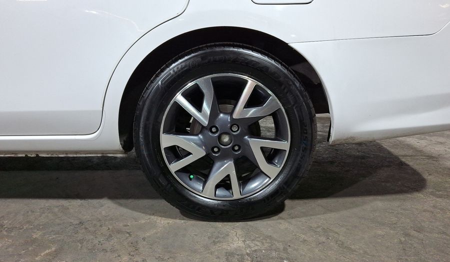 Nissan Versa 1.6 EXCLUSIVE TA AC Sedan 2015