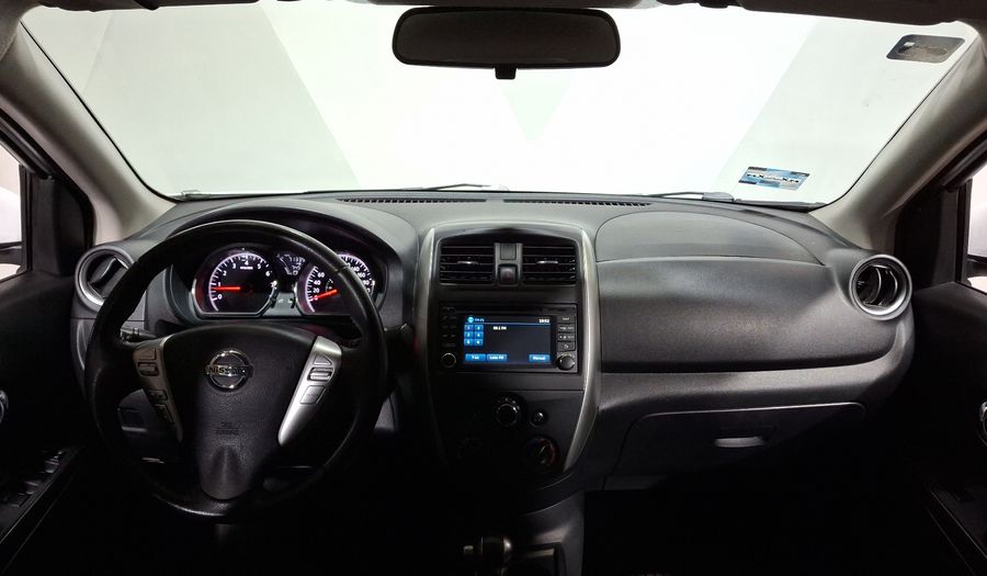 Nissan Versa 1.6 EXCLUSIVE TA AC Sedan 2015