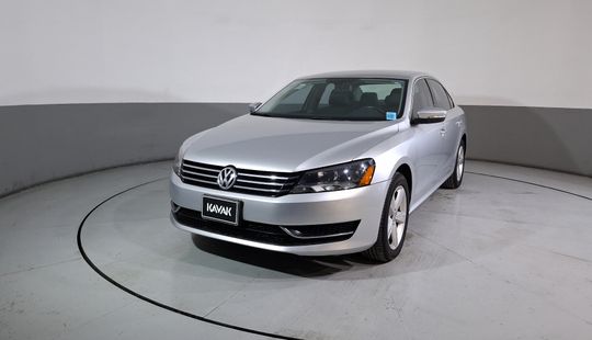 Volkswagen • Passat