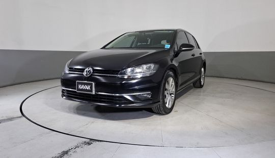 Volkswagen • Golf