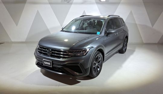 Volkswagen • Tiguan