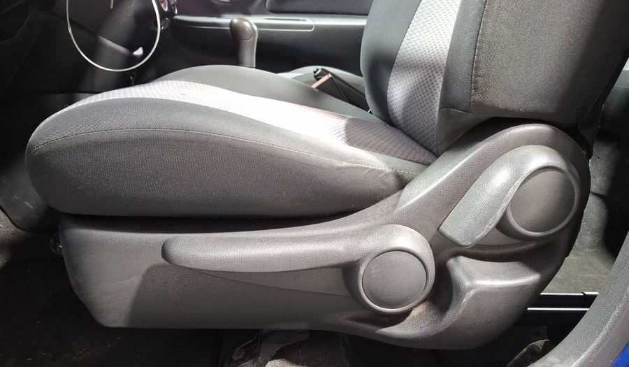 Nissan March 1.6 ADVANCE MT Hatchback 2013