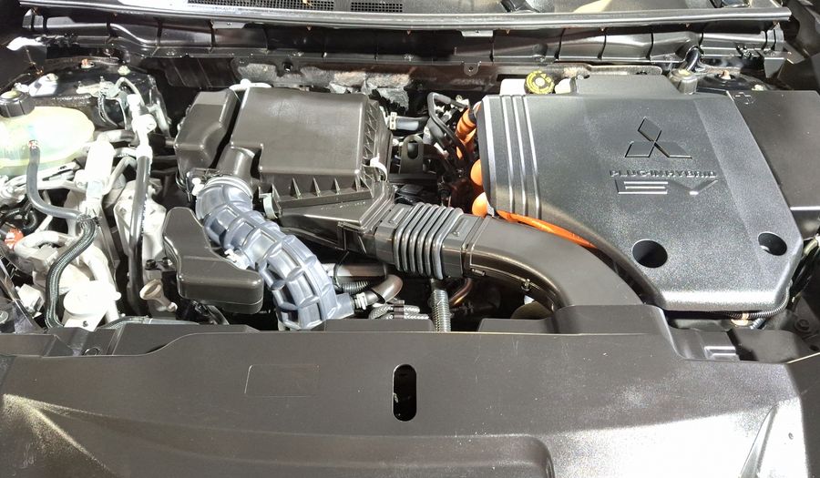 Mitsubishi Outlander 2.4 PHEV LIMITED AUTO 4WD Suv 2023