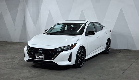 Nissan • Sentra