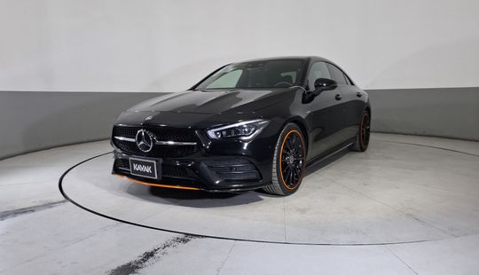 Mercedes Benz • Clase CLA