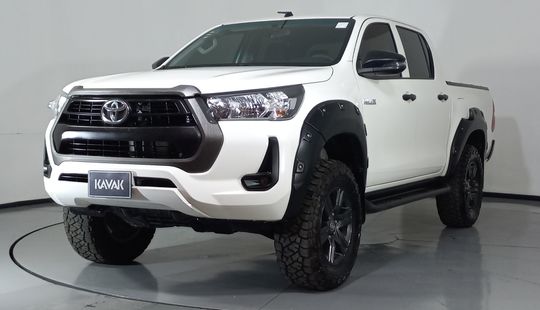 Toyota • Hilux