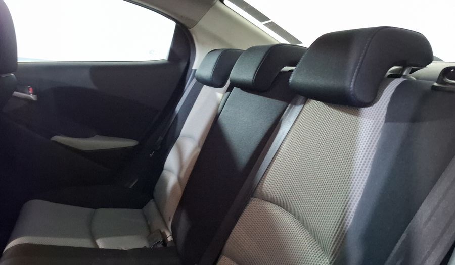 Toyota Yaris 1.5 R MID MT Sedan 2016