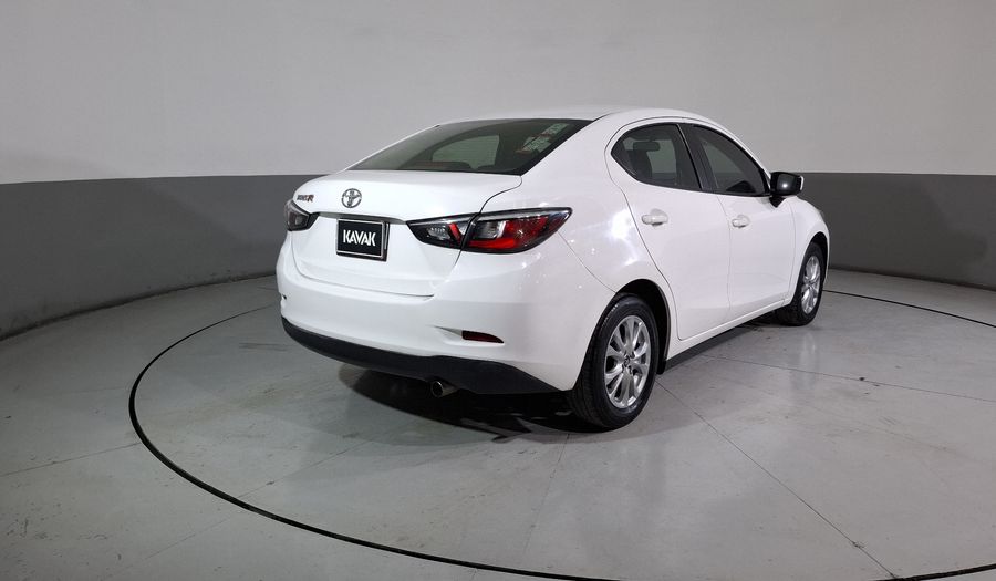 Toyota Yaris 1.5 R MID MT Sedan 2016