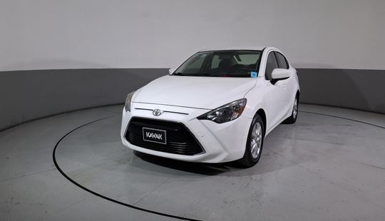 Toyota • Yaris