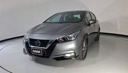 Nissan • Versa