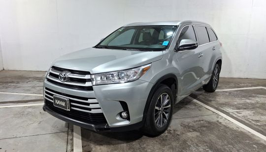 Toyota • Highlander