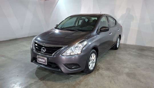 Nissan • Versa