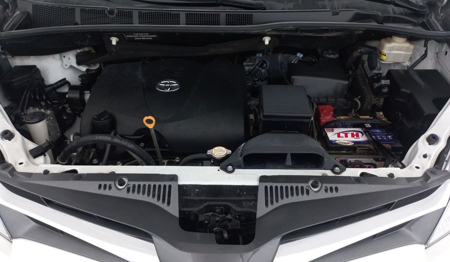 Toyota Sienna 3.5 XLE AT Minivan 2018