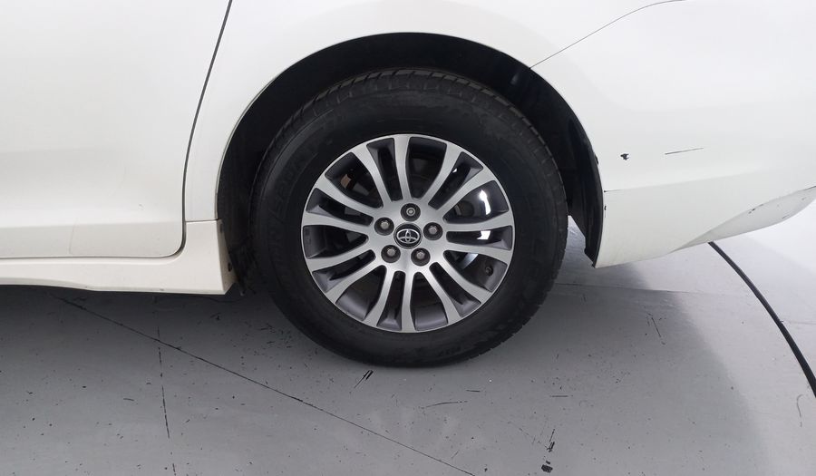 Toyota Sienna 3.5 XLE AT Minivan 2018